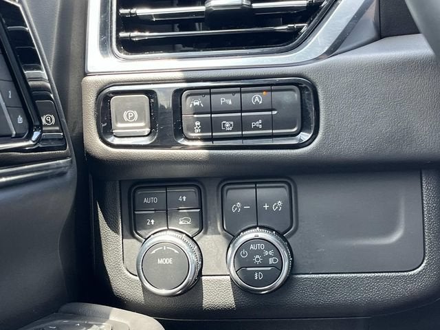 2025 GMC Yukon Elevation