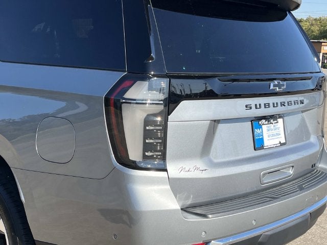 2025 Chevrolet Suburban LT - Photo 11