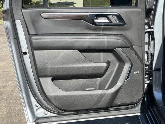 2025 Chevrolet Suburban LT - Photo 20