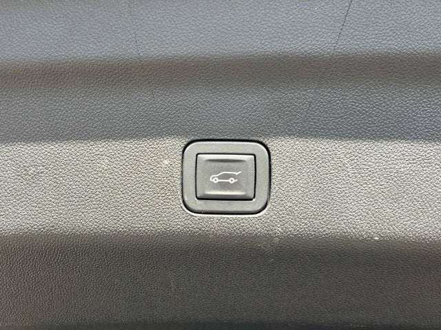 2025 Chevrolet Suburban LT - Photo 22