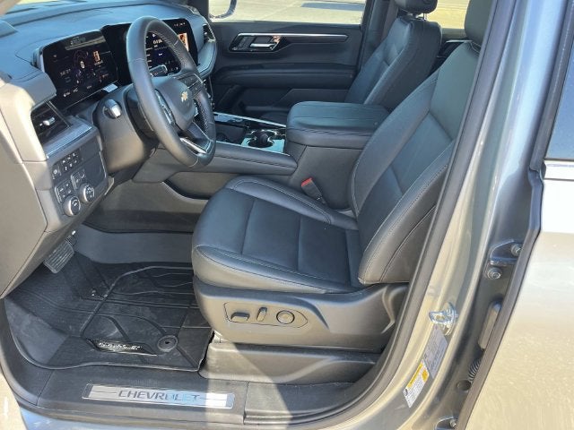 2025 Chevrolet Suburban LT - Photo 23