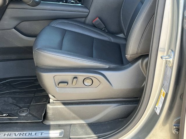 2025 Chevrolet Suburban LT - Photo 24
