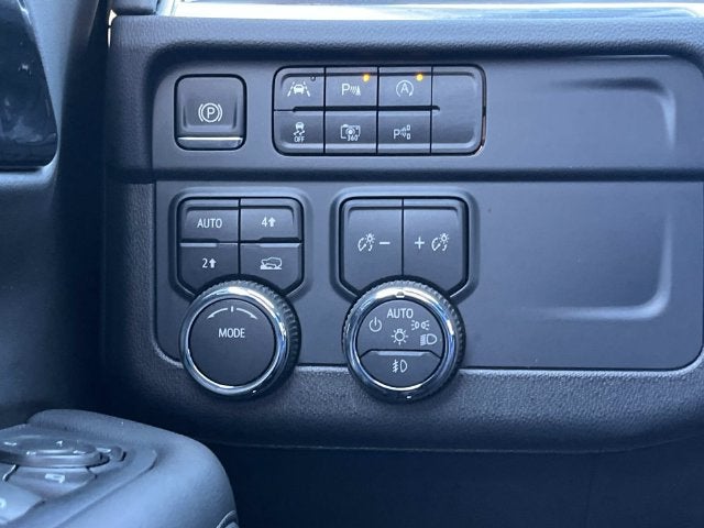 2025 Chevrolet Suburban LT - Photo 33