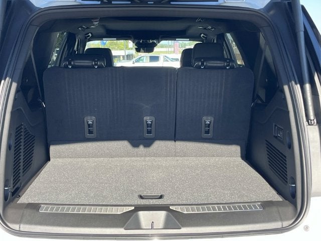 2027 Chevrolet Suburban Premier - Photo 19