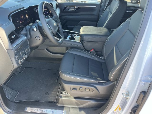 2027 Chevrolet Suburban Premier - Photo 21
