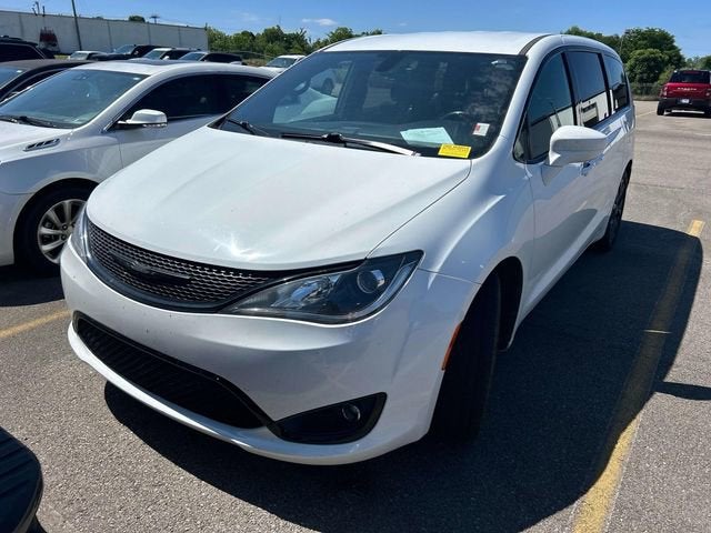 2020 Chrysler Pacifica Touring