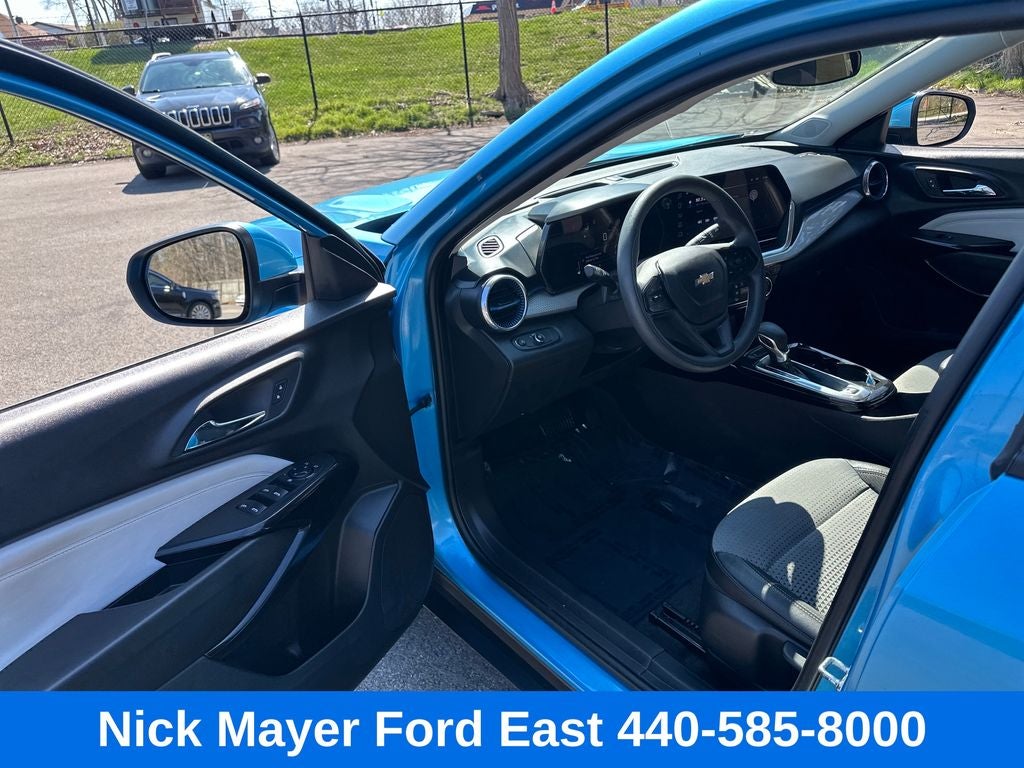 2025 Chevrolet Trax LT