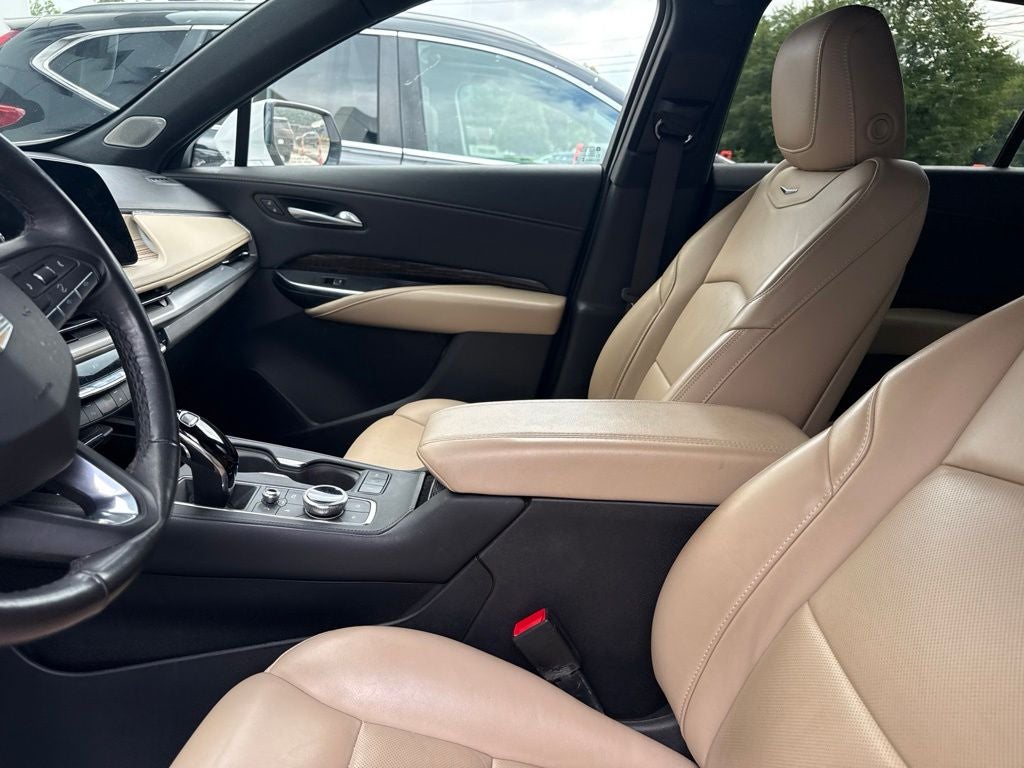 2024 Cadillac XT4 Premium Luxury