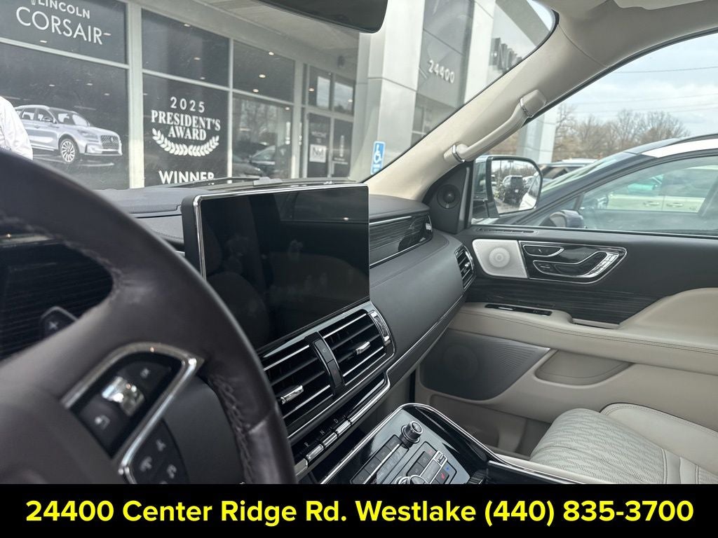 2022 Lincoln Navigator L Black Label