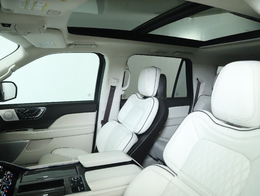 2022 Lincoln Navigator L Black Label