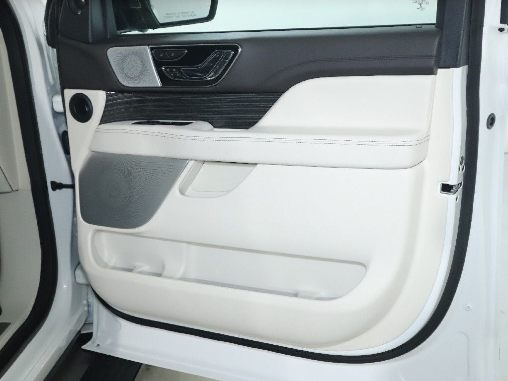 2022 Lincoln Navigator L Black Label