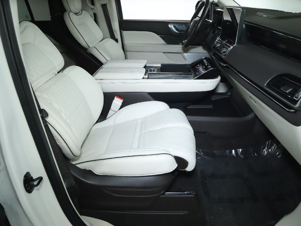 2022 Lincoln Navigator L Black Label