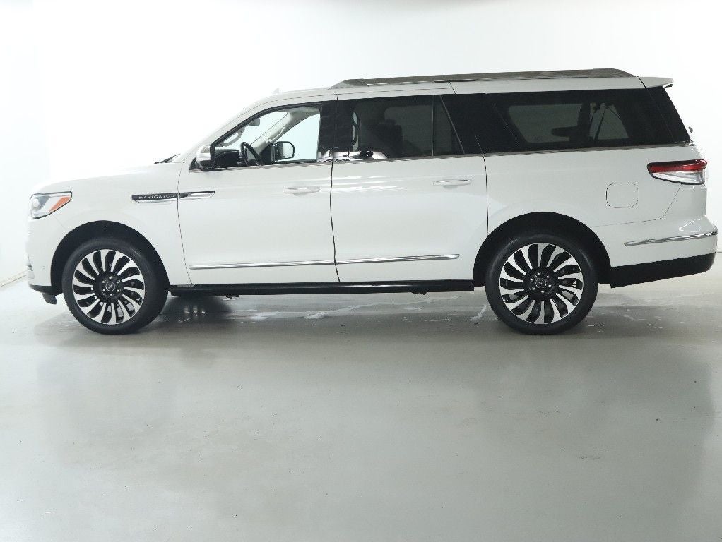 2022 Lincoln Navigator L Black Label