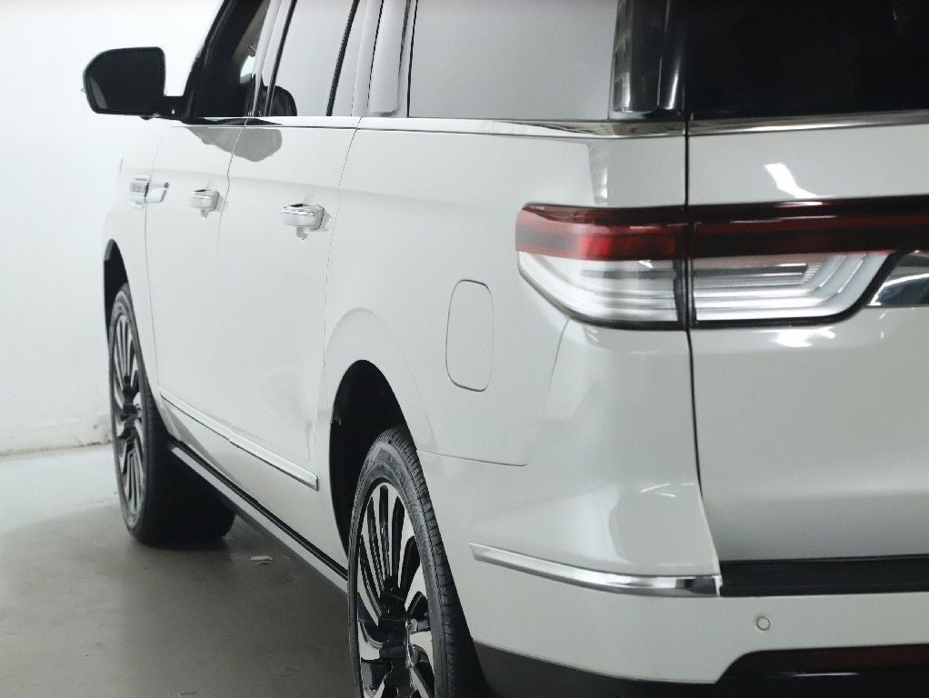 2022 Lincoln Navigator L Black Label