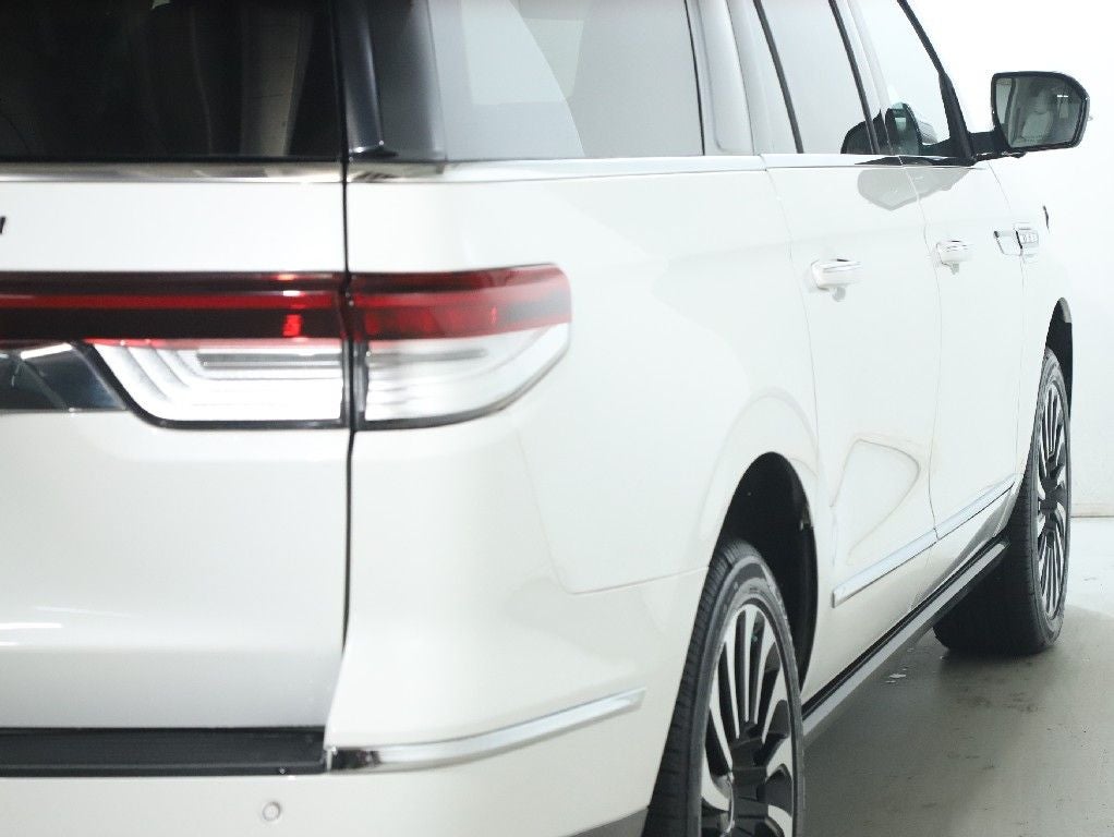 2022 Lincoln Navigator L Black Label