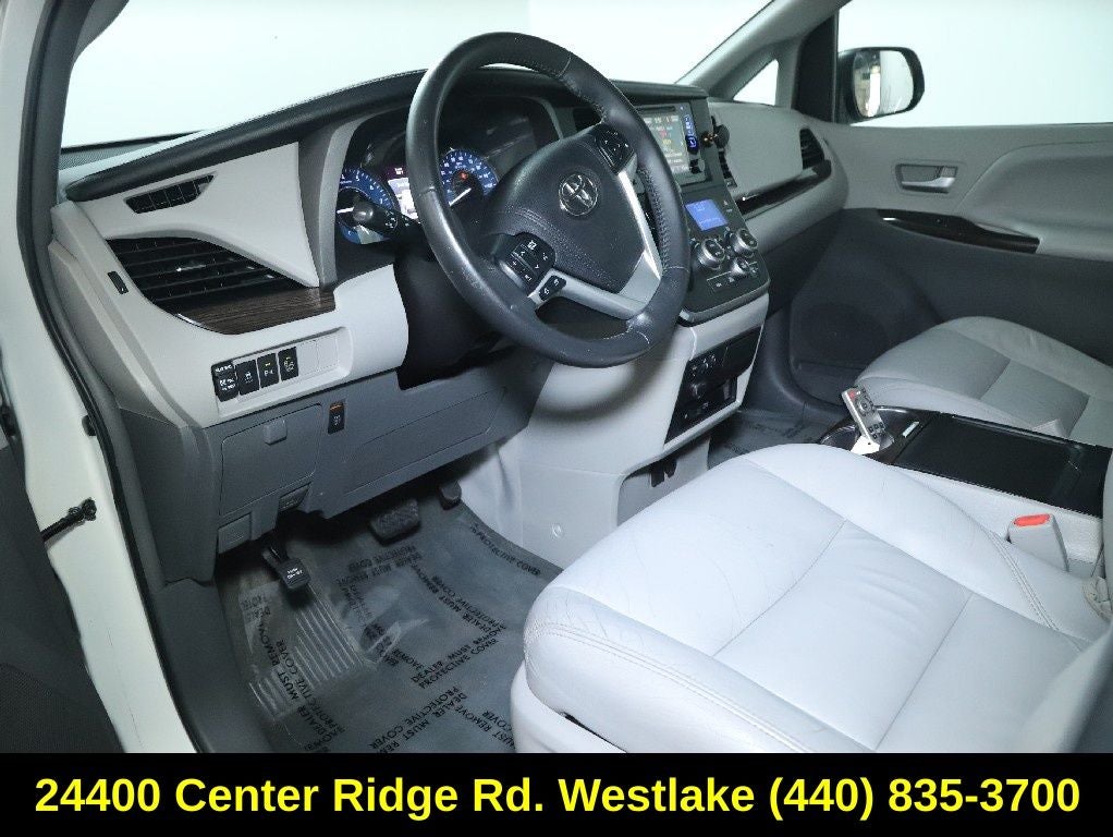2016 Toyota Sienna XLE Premium 8 Passenger