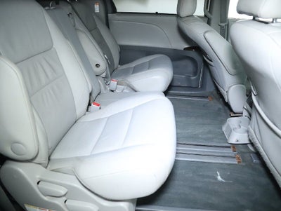 2016 Toyota Sienna XLE Premium 8 Passenger