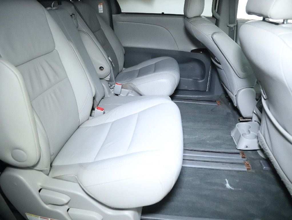 2016 Toyota Sienna XLE Premium 8 Passenger