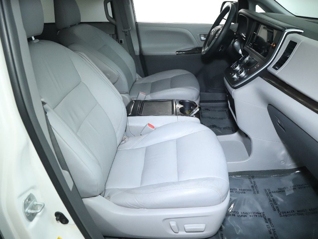 2016 Toyota Sienna XLE Premium 8 Passenger