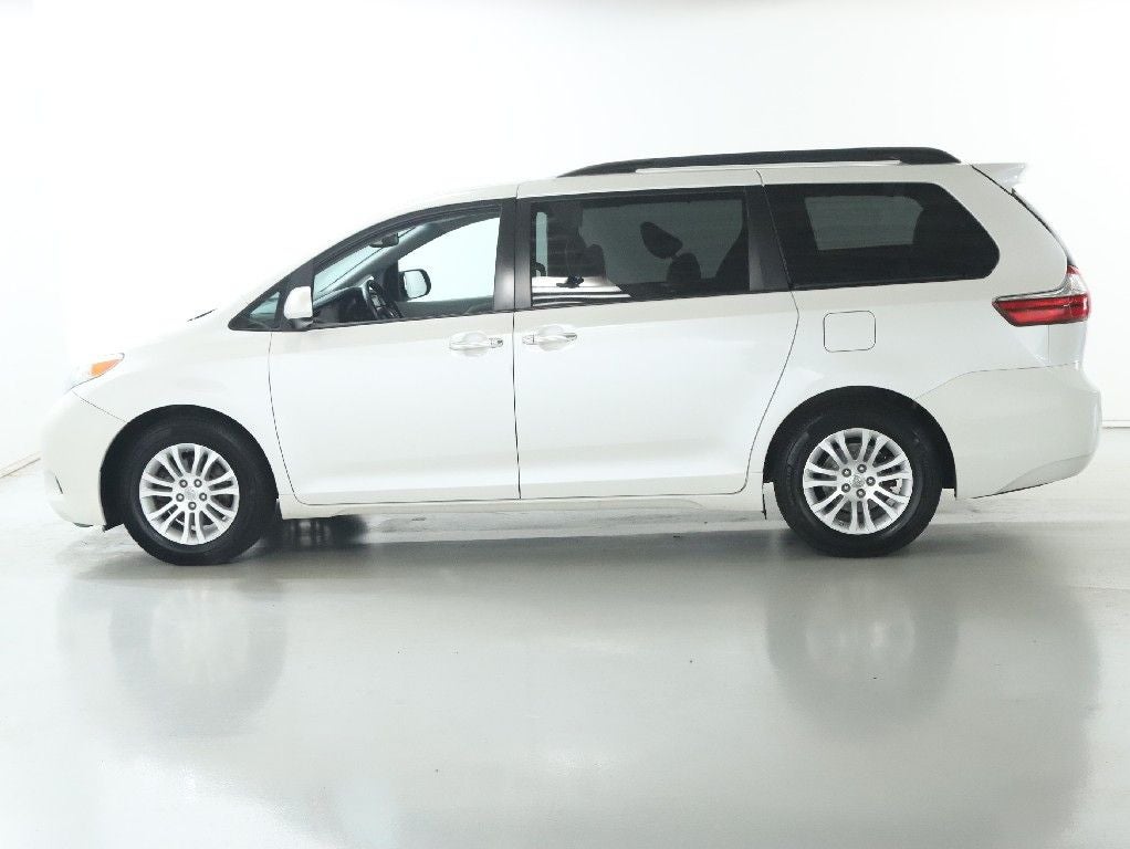 2016 Toyota Sienna XLE Premium 8 Passenger