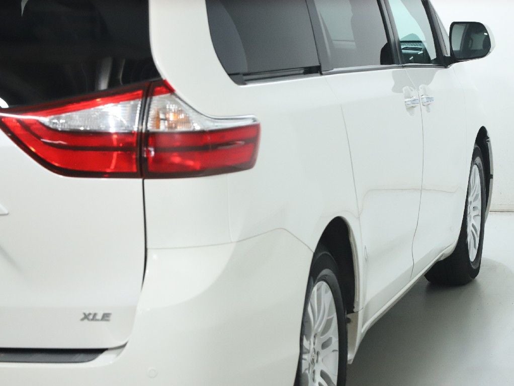 2016 Toyota Sienna XLE Premium 8 Passenger