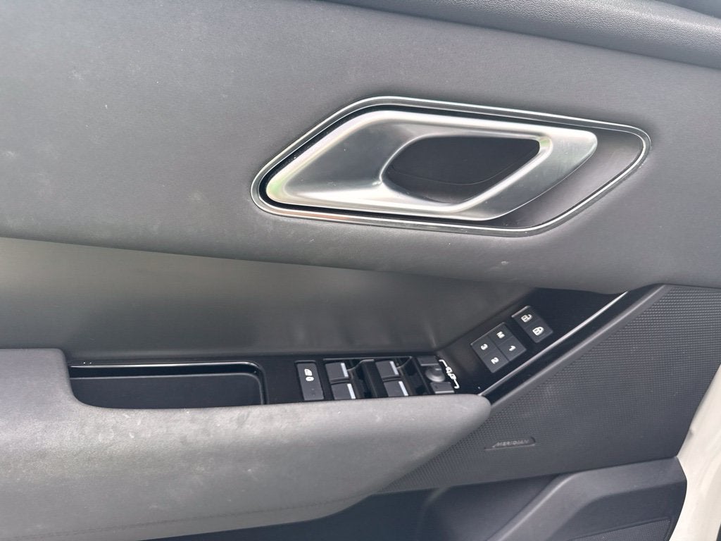 2025 Land Rover Range Rover Velar Dynamic SE
