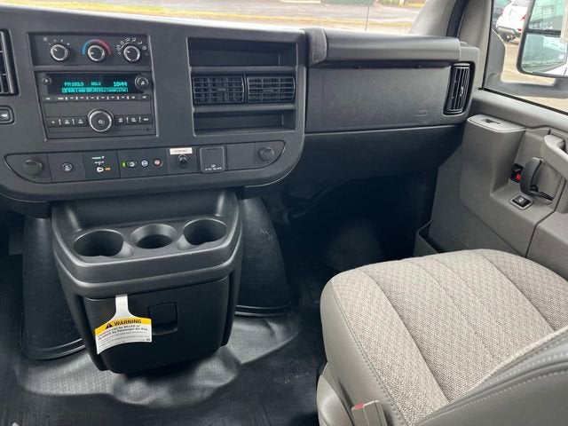 2025 Chevrolet Express Cutaway 3500 1WT