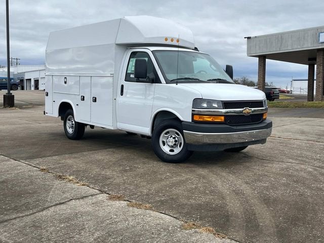 2025 Chevrolet Express Cutaway 3500 1WT