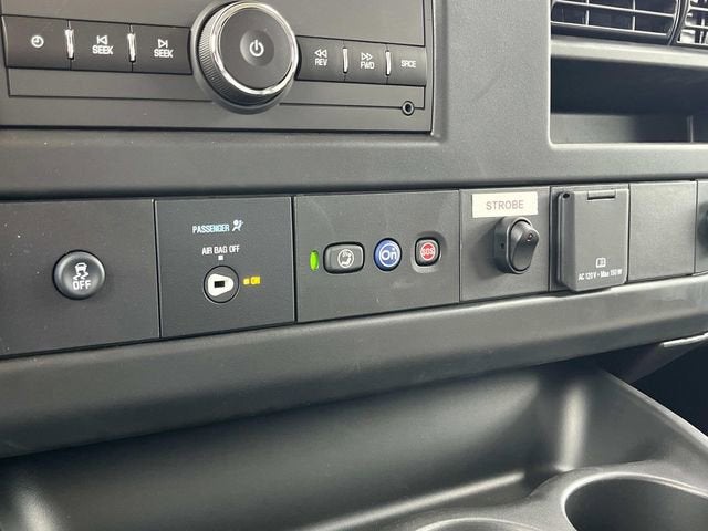 2025 Chevrolet Express Cutaway 3500 1WT