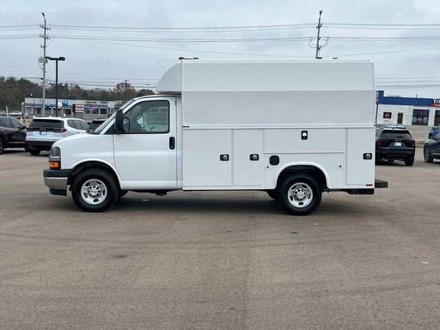 2025 Chevrolet Express Cutaway 3500 1WT