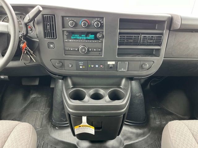 2025 Chevrolet Express Cutaway 3500 1WT
