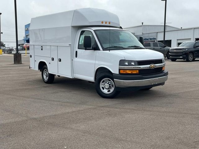 2025 Chevrolet Express Cutaway 3500 1WT