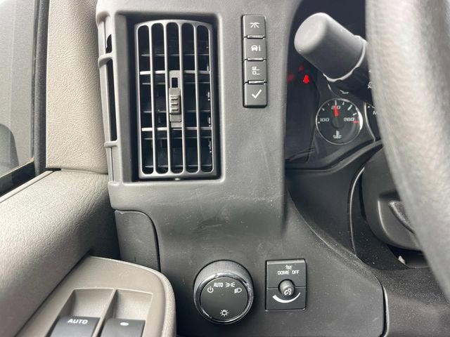 2025 Chevrolet Express Cutaway 3500 1WT