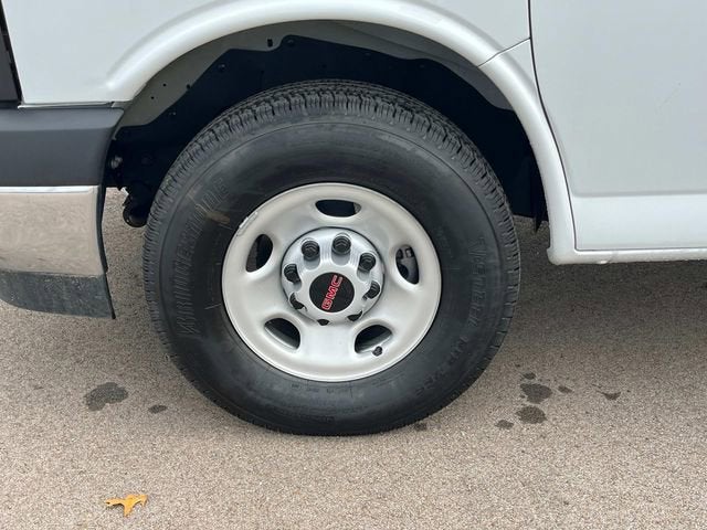 2025 GMC Savana Cutaway 3500 1WT