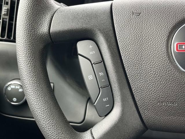 2025 GMC Savana Cutaway 3500 1WT