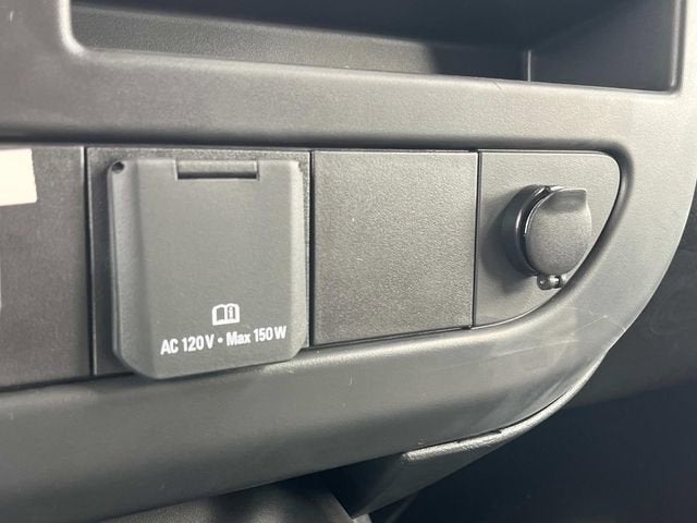 2025 GMC Savana Cutaway 3500 1WT