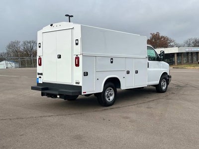 2025 GMC Savana Cutaway 3500 1WT