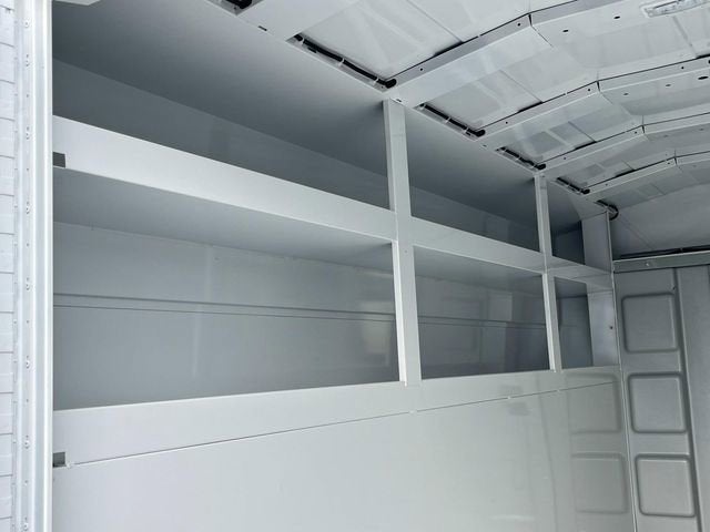 2025 GMC Savana Cutaway 3500 1WT