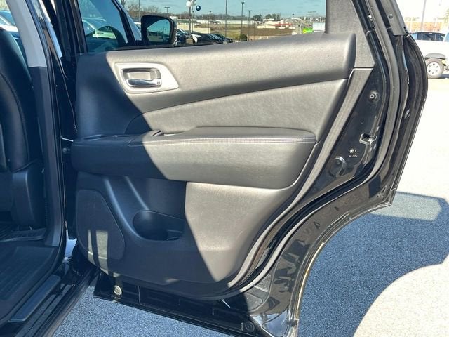 2019 Nissan Pathfinder SL